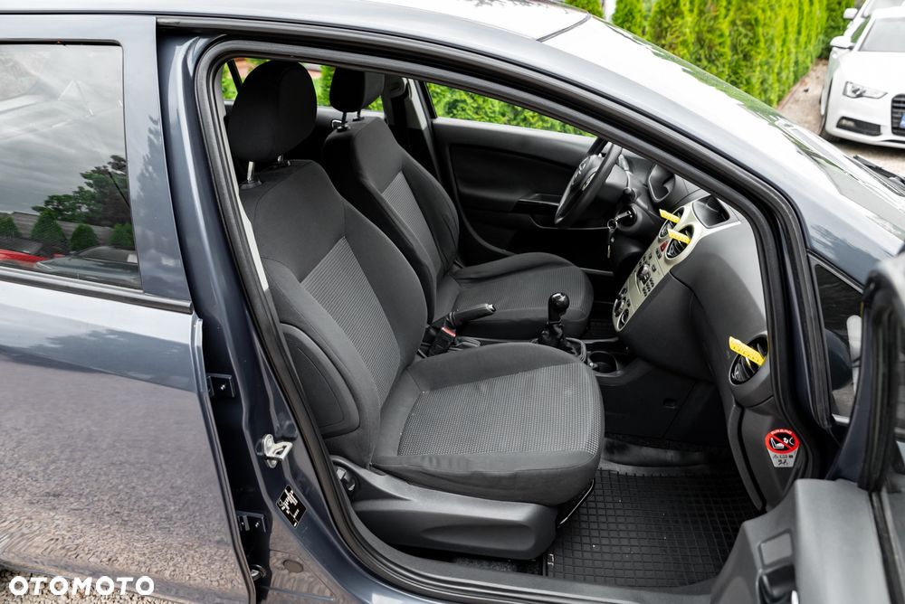 Opel Corsa 1.2 16V Cosmo - 26