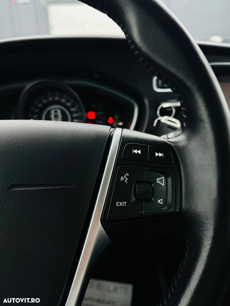 Volvo V40 D2 DRIVe Momentum - 30