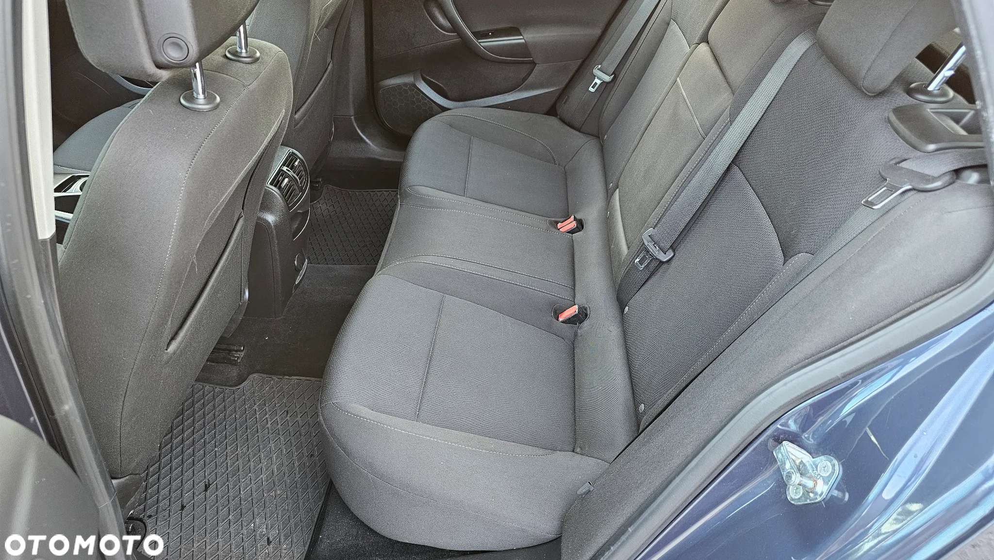 Opel Insignia 1.8 Sport - 10