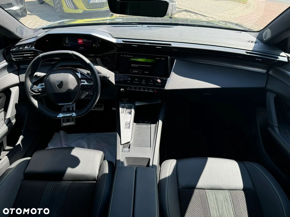 Peugeot 408 - 13