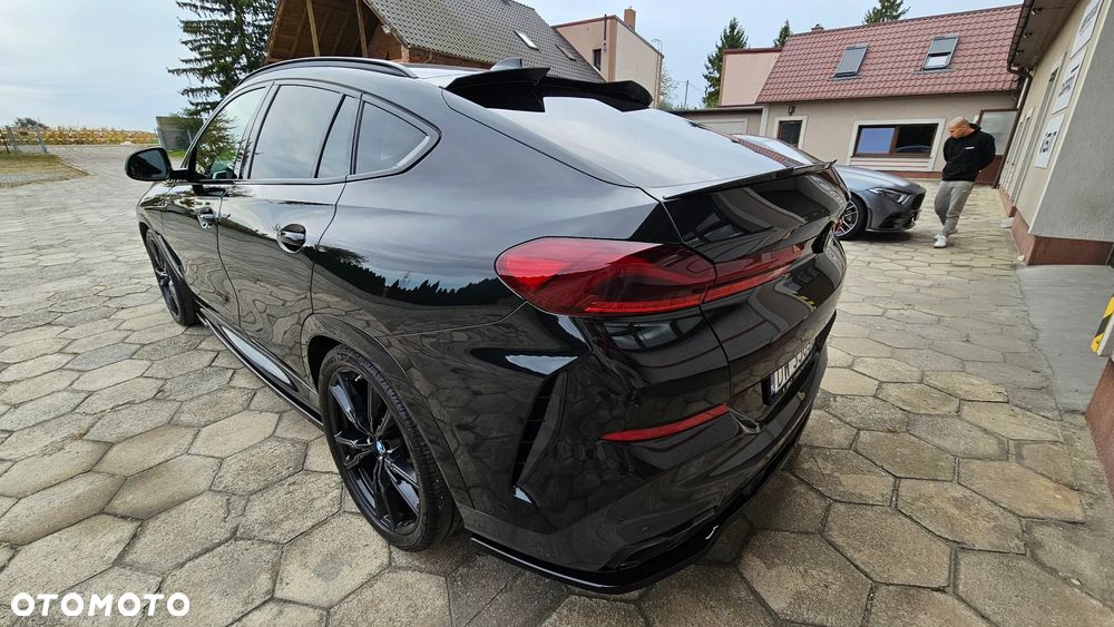 BMW X6 xDrive40d mHEV - 11