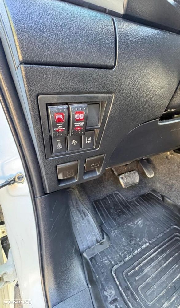 Toyota Hilux 4x4 Cabine Dupla Auto S&S Executive - 16