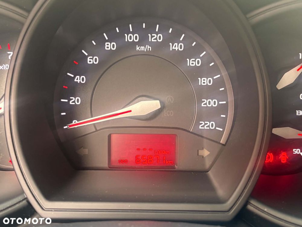 Kia Rio 1.4 XL - 7