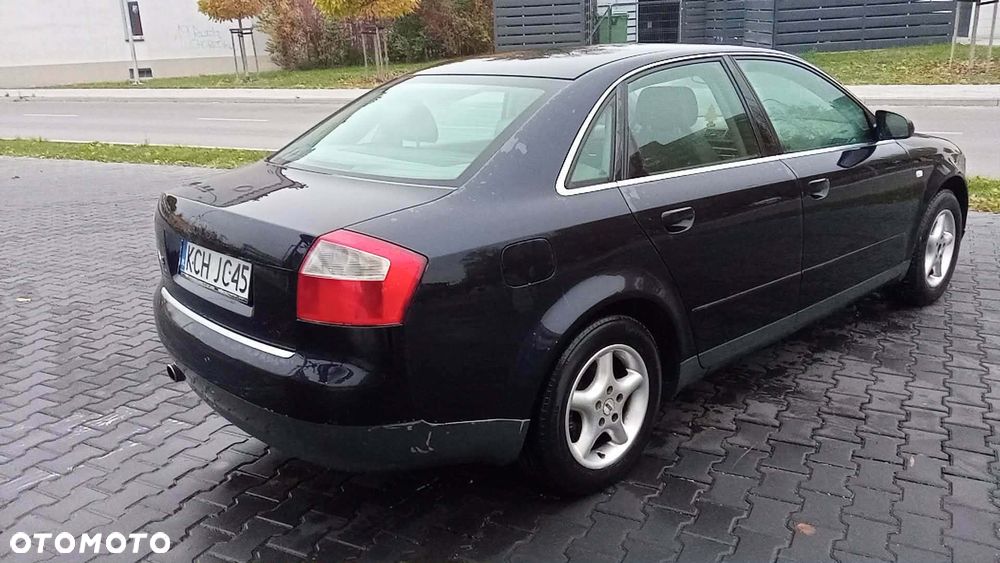 Audi A4 Limousine - 4