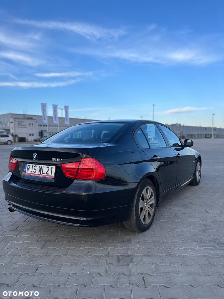 BMW Seria 3 318i - 6