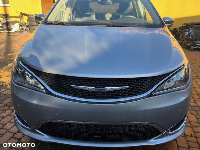 Chrysler Pacifica - 34