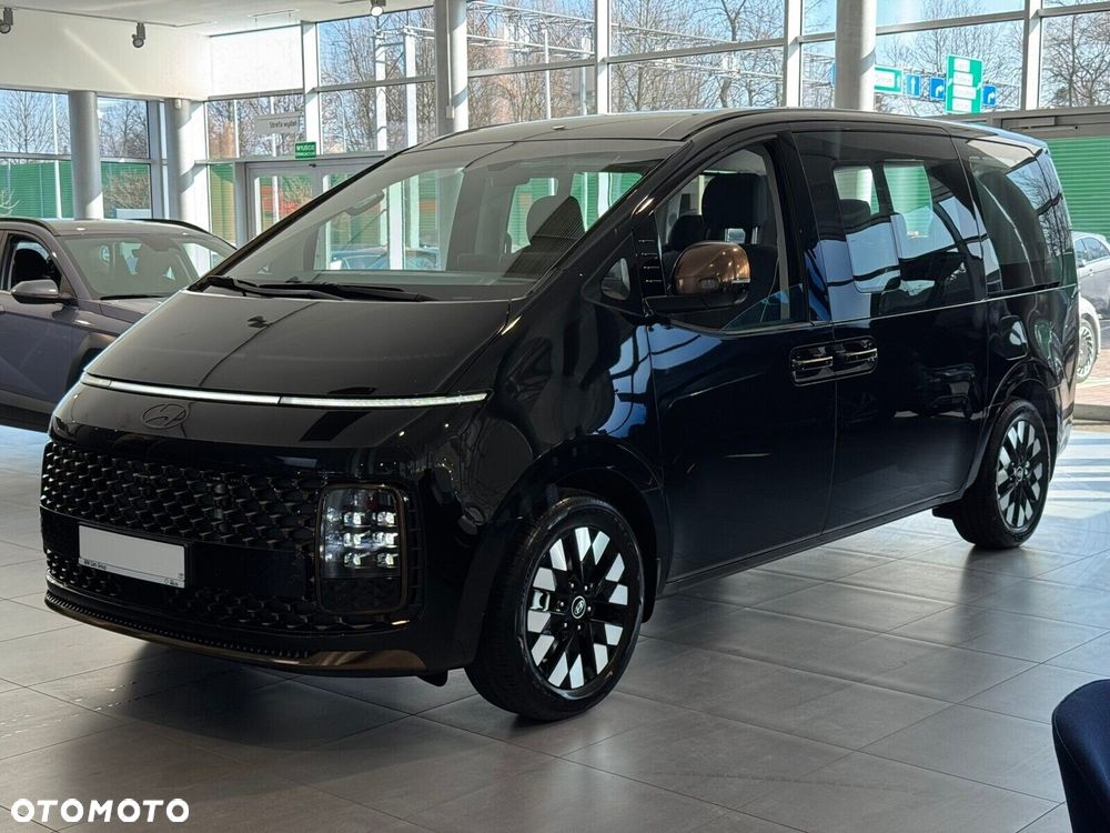 Hyundai Staria 1.6 T-GDI HEV Luxury - 1