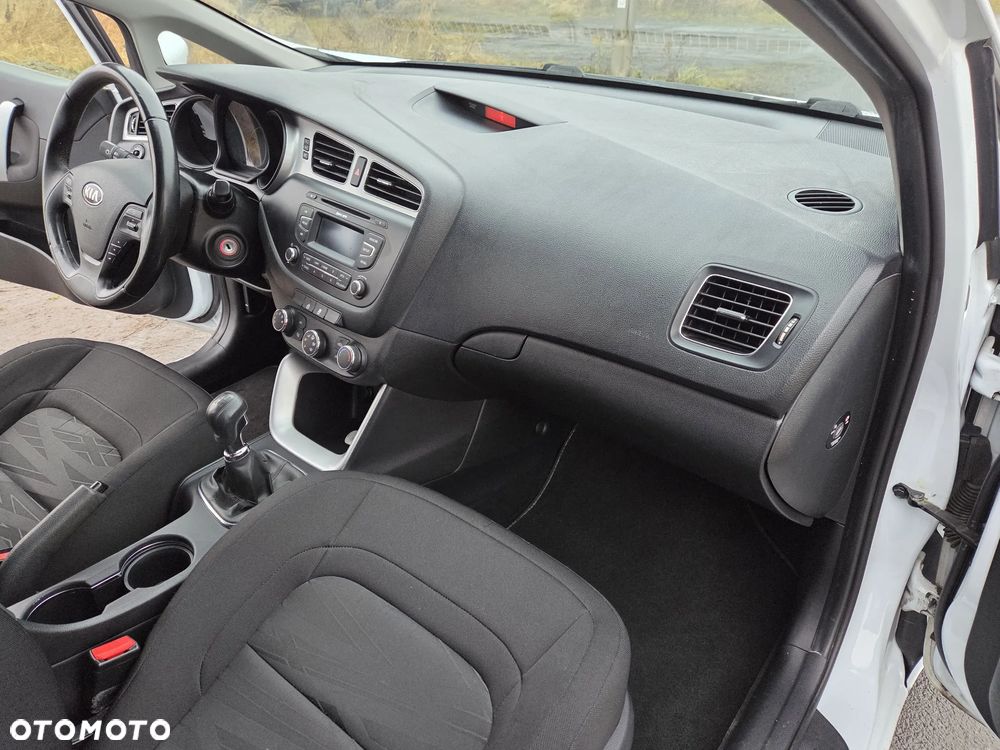 Kia Ceed 1.4 CVVT Attract - 12