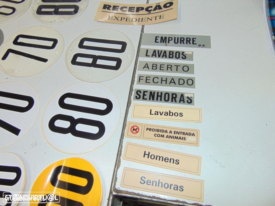 Antigos placas de sinalização e informação - 6
