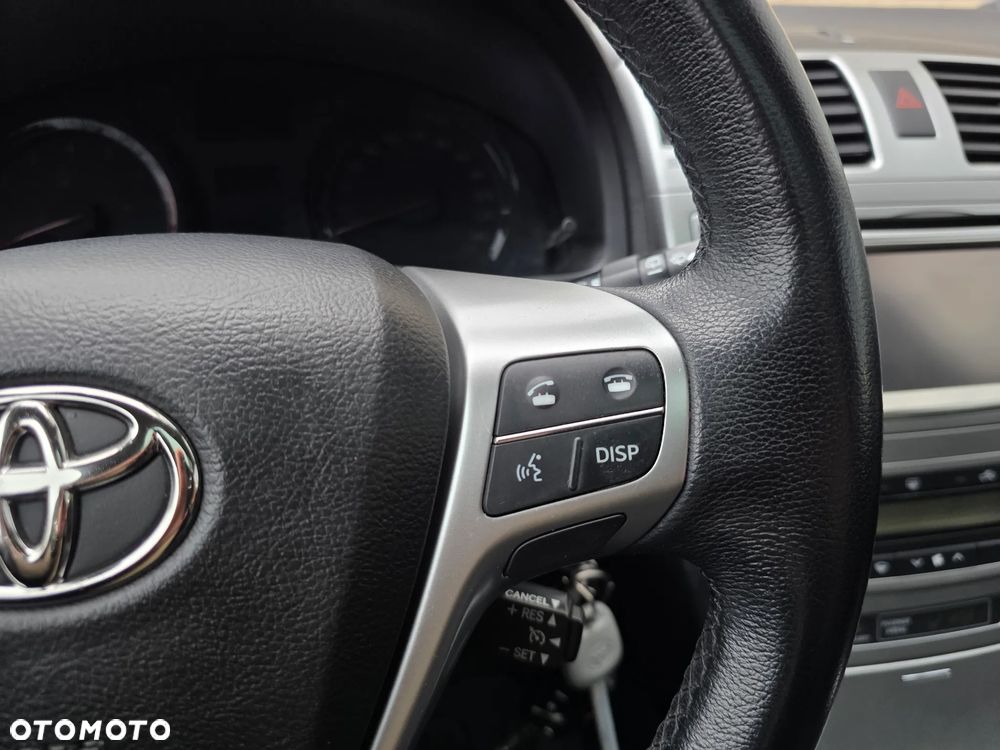 Toyota Avensis 1.8 Premium - 32