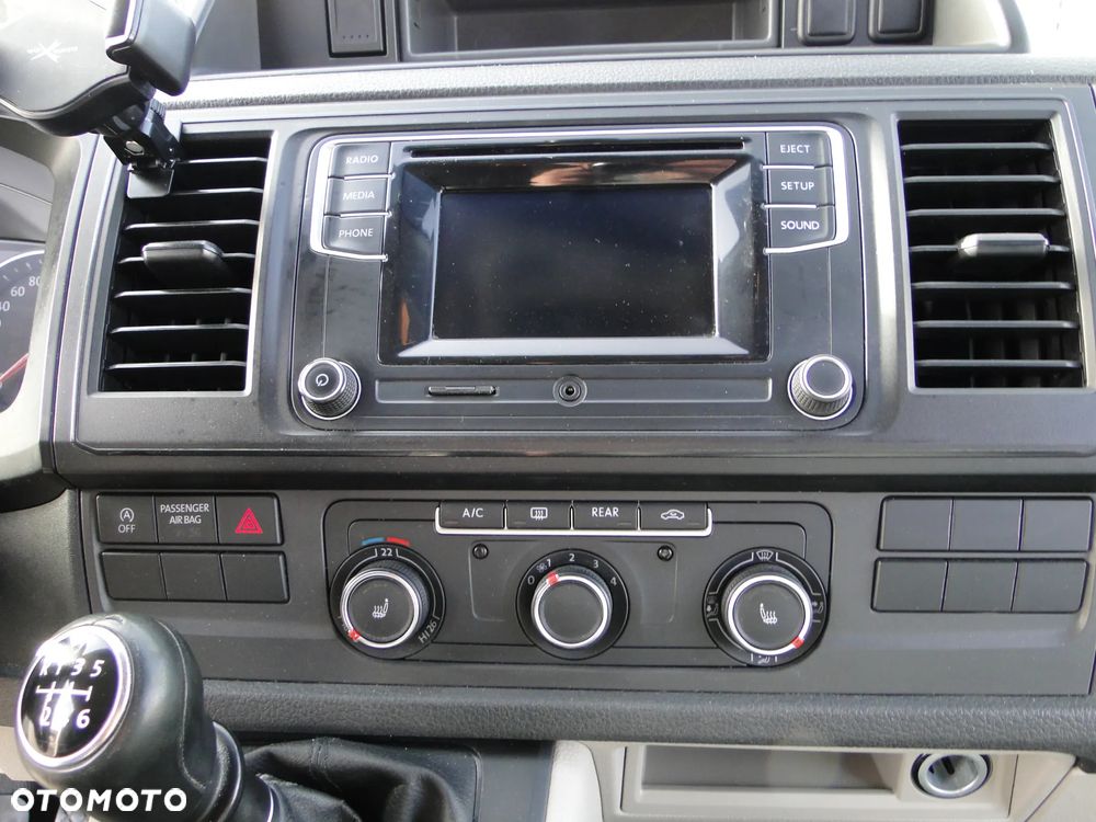 Volkswagen Caravelle - 17