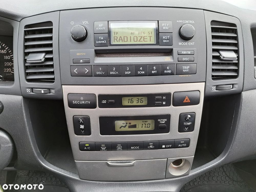 Toyota Corolla Verso - 22