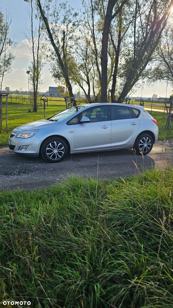 Opel Astra 1.6 Design Edition - 2