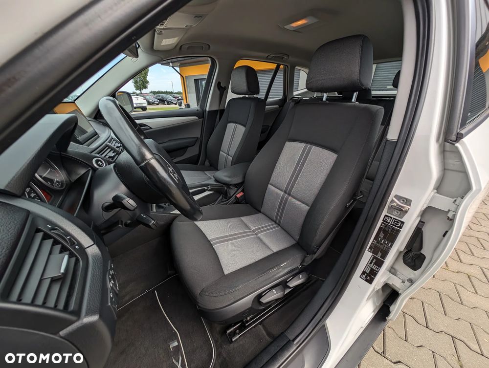 BMW X1 sDrive18d Sport Line - 34