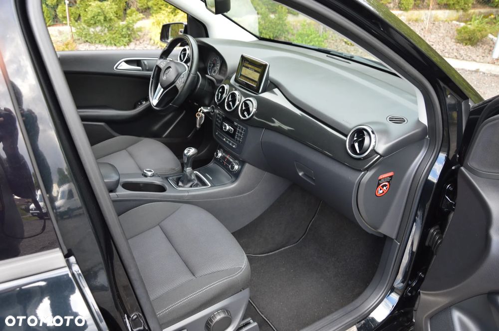Mercedes-Benz Klasa B 180 CDI (BlueEFFICIENCY) - 32