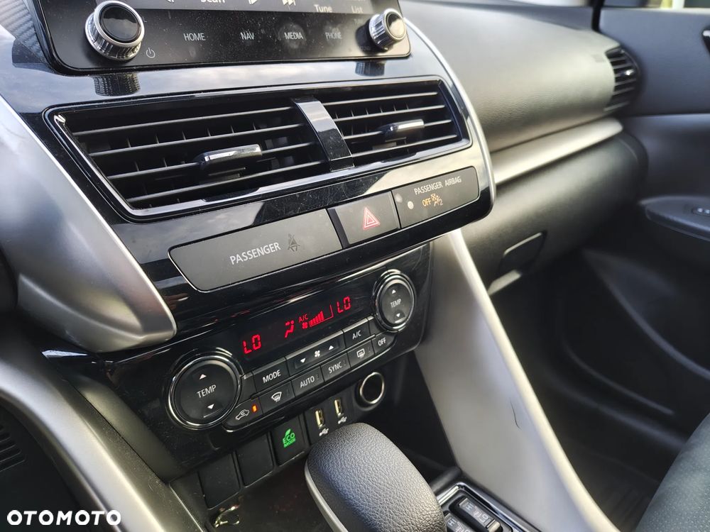 Mitsubishi Eclipse Cross - 12