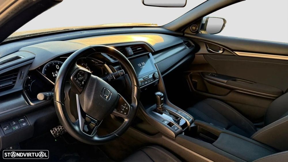 Honda Civic 1.0 i-VTEC Elegance CVT - 6