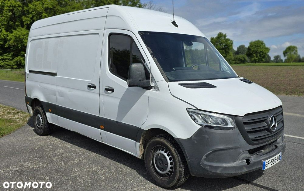 Mercedes-Benz Sprinter - 1