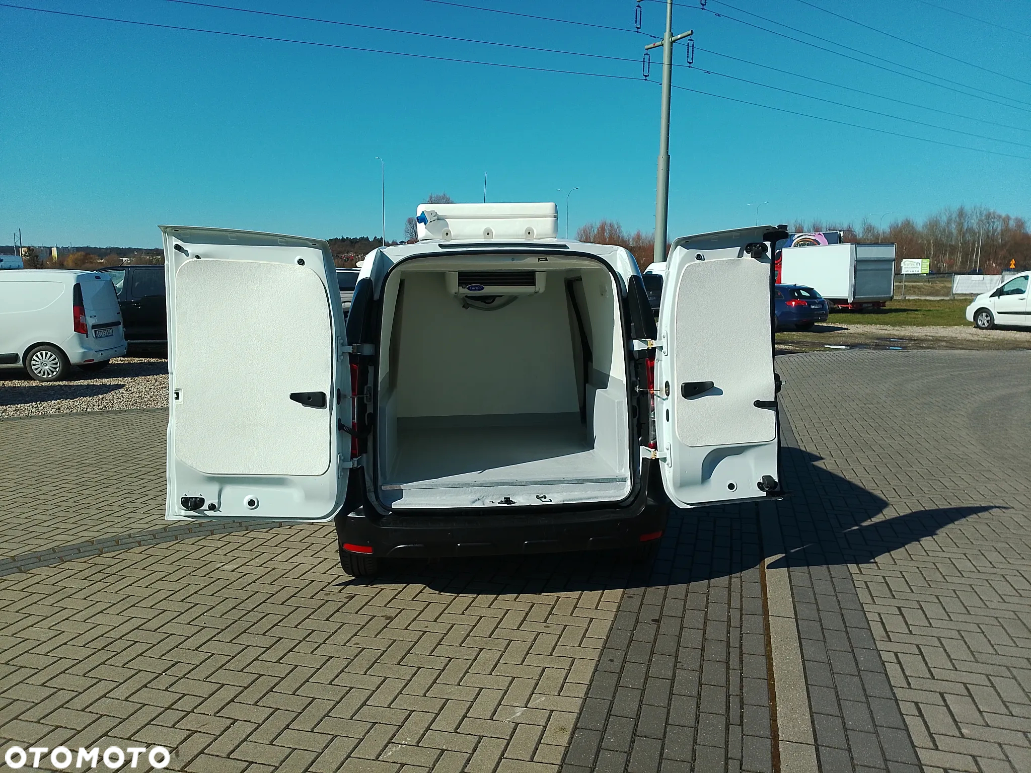 Dacia Dokker L2 Maxi Nowa Izoterma Chłodnia Mroźnia 2 x drzwi boczne Carrier 220V Lpg PL - 32