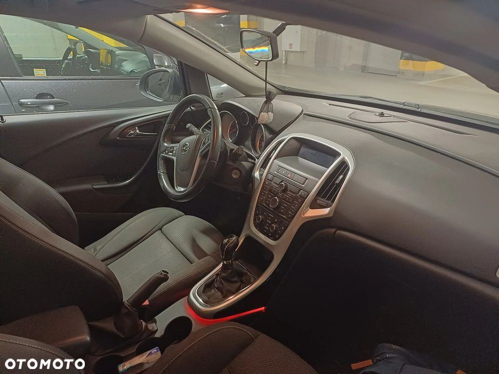 Opel Astra 2014 photo 4