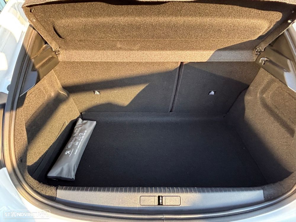 Peugeot 208 1.2 PureTech Active - 12