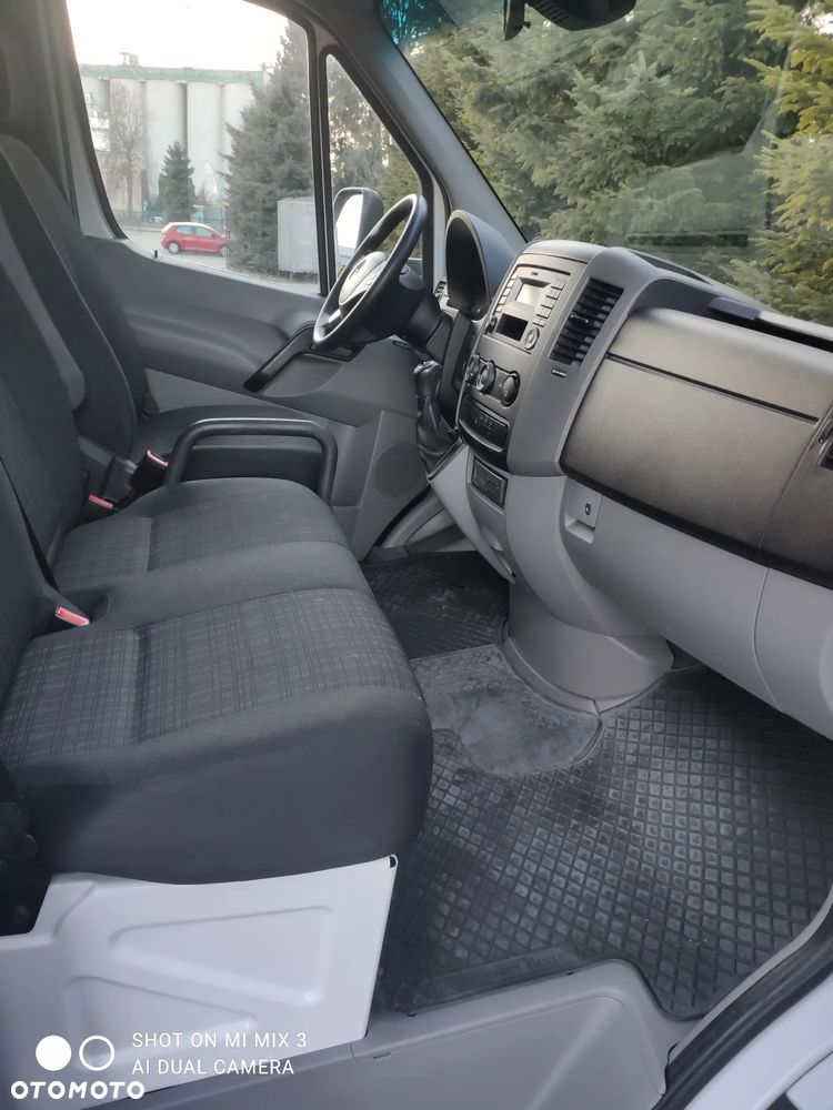 Mercedes-Benz Sprinter 319 - 19