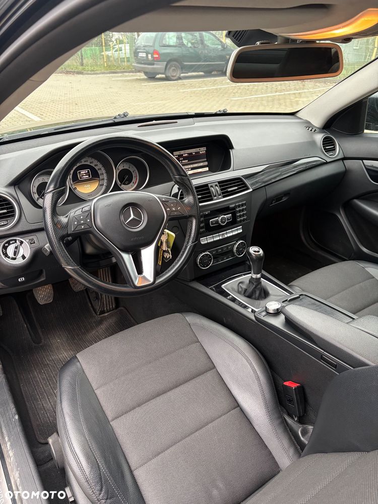 Mercedes-Benz Klasa C 180 CGI BlueEFFICIENCY - 14