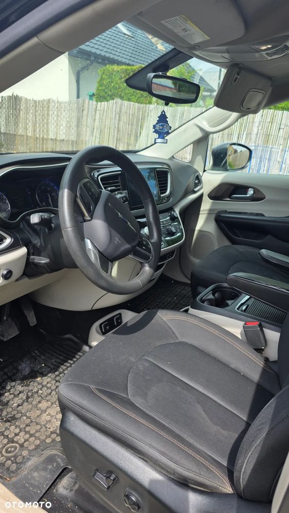 Chrysler Pacifica - 14