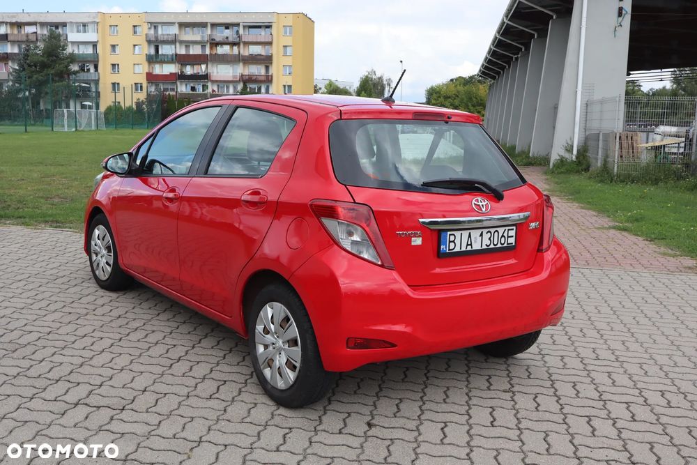 Toyota Yaris 1.33 Premium - 4