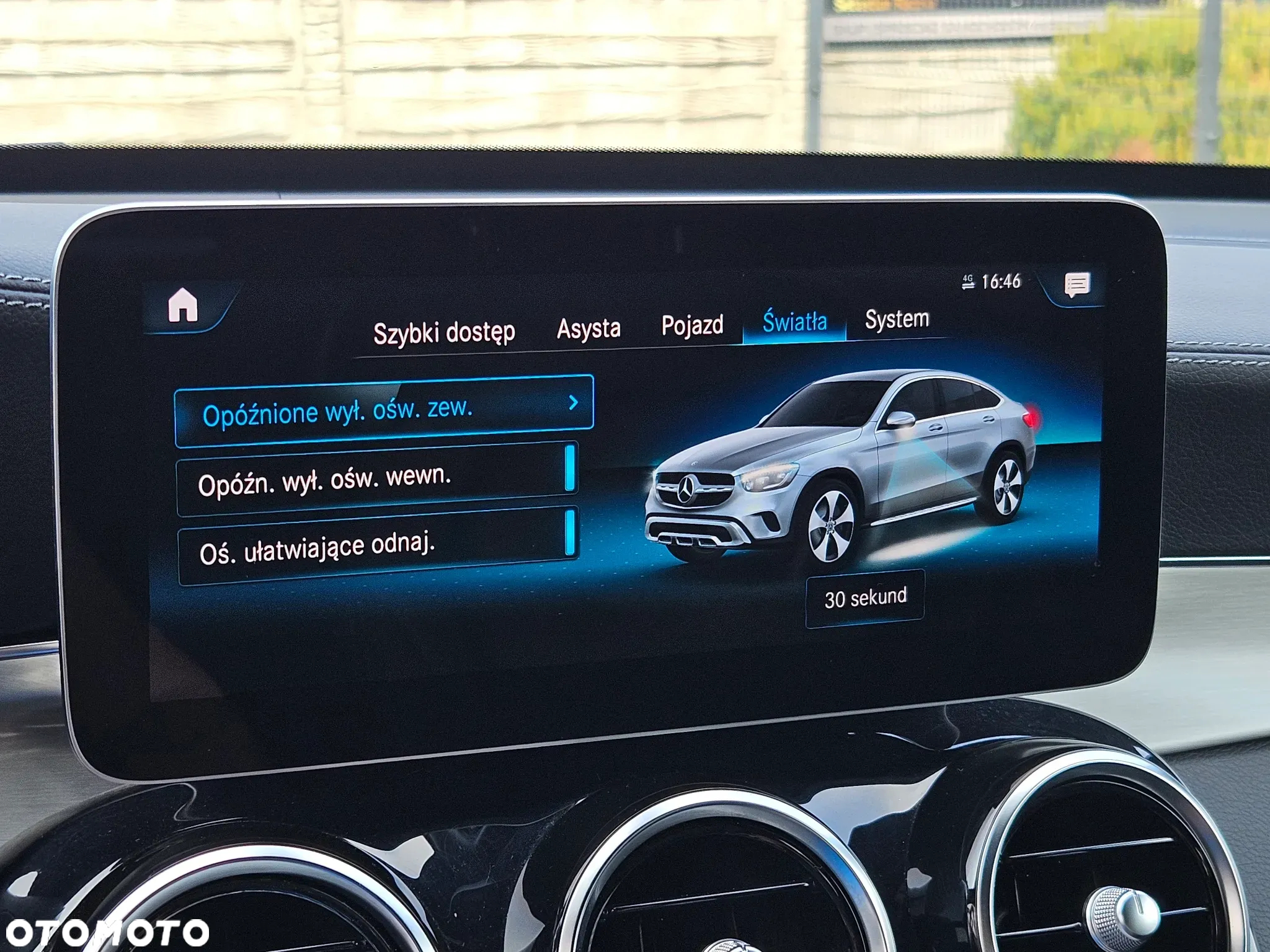 Mercedes-Benz GLC - 30