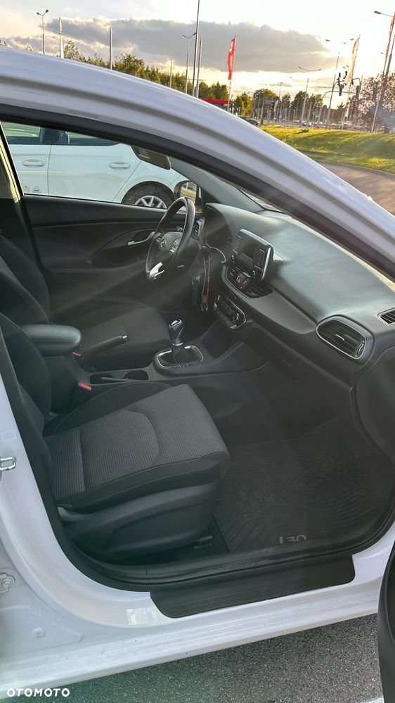 Hyundai i30 1.5 DPI Classic + - 14