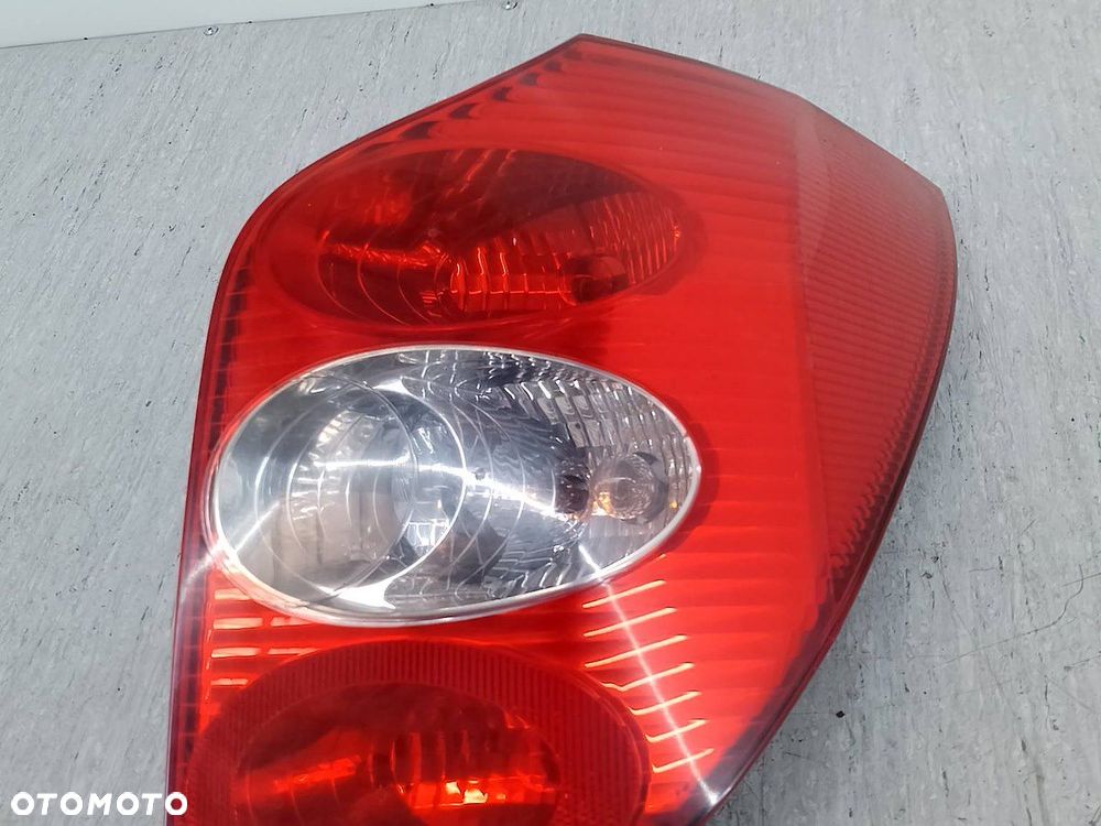 LAMPA TYLNA PRAWA RENAULT LAGUNA II ( 02-07 ) 8200002472 KOMBI - 1