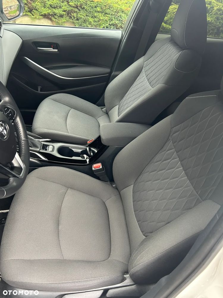 Toyota Corolla 1.8 Hybrid Comfort - 13