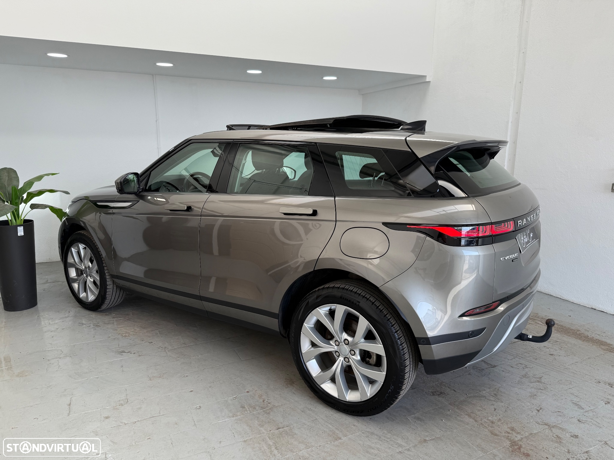 Land Rover Range Rover Evoque 1.5 P300e AWD HSE Auto - 5