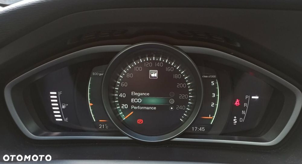 Volvo V40 D2 Drive-E Momentum - 13