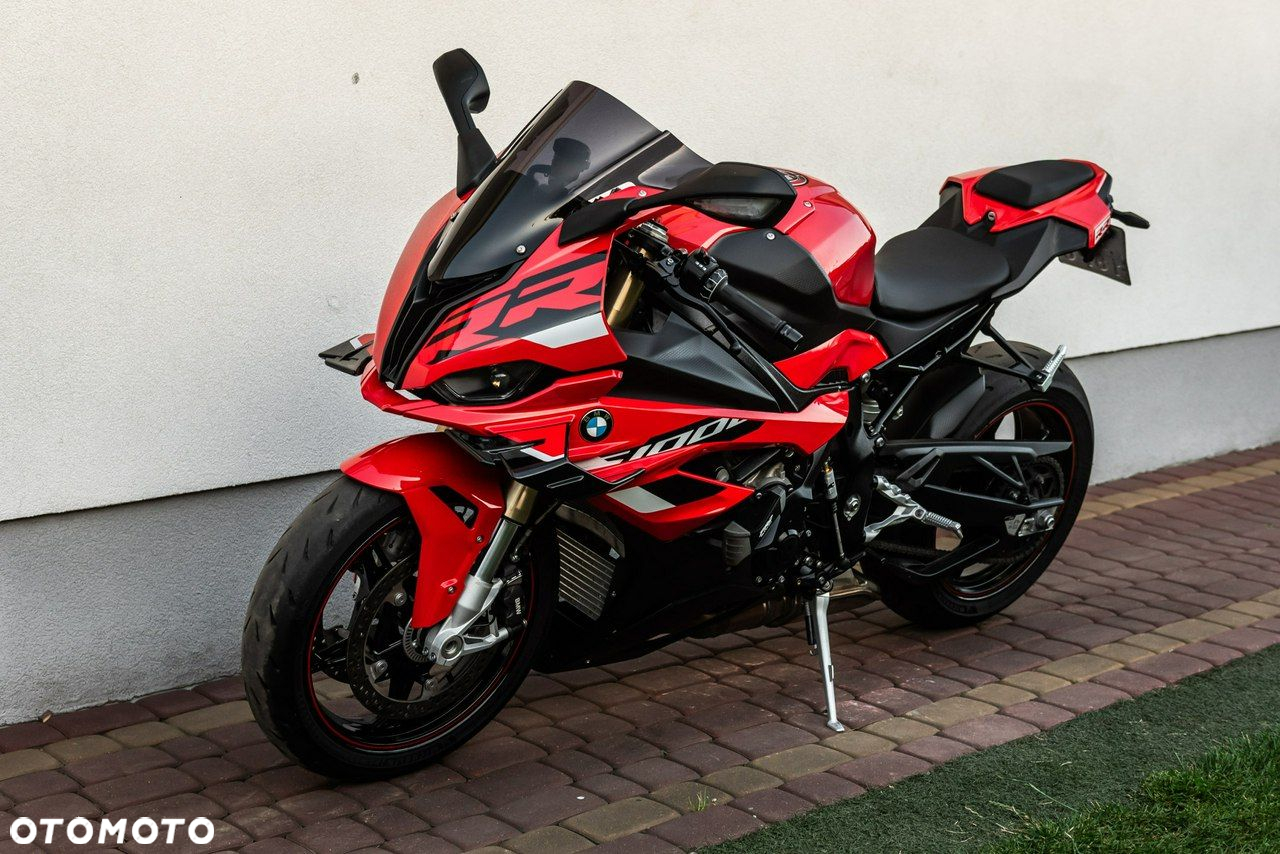 BMW S - 6
