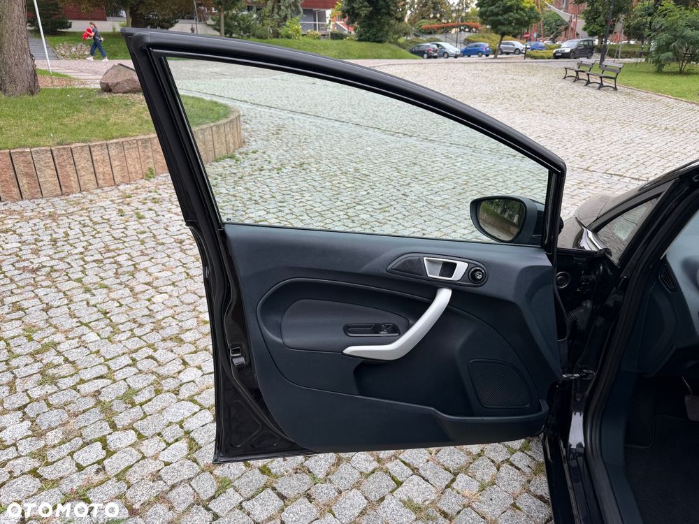 Ford Fiesta 1.25 Titanium X - 22