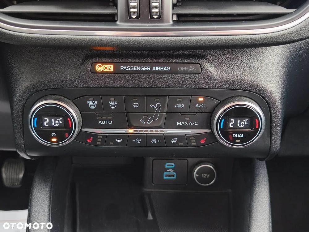 Ford Kuga 2.0 EcoBlue Hybrid TITANIUM - 23