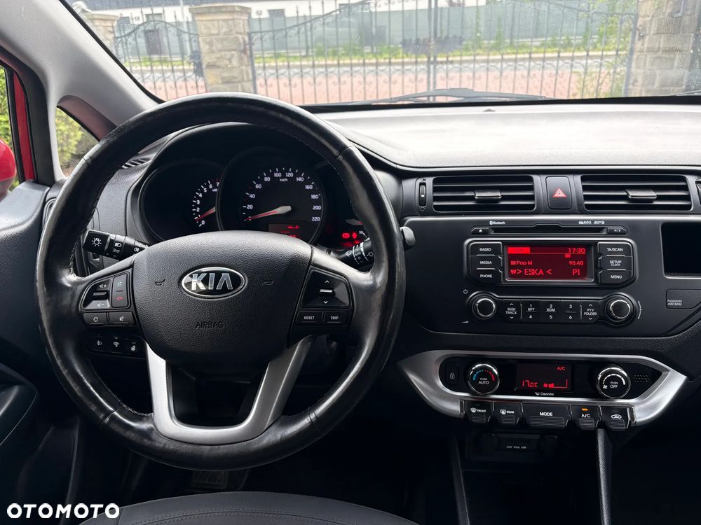 Kia Rio - 11