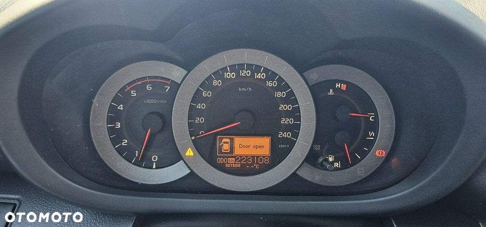 Toyota RAV4 - 11
