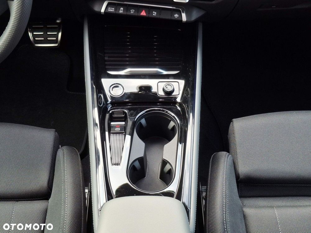 Audi Q3 Sportback - 12