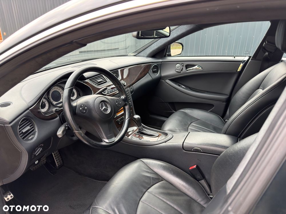 Mercedes-Benz CLS - 25