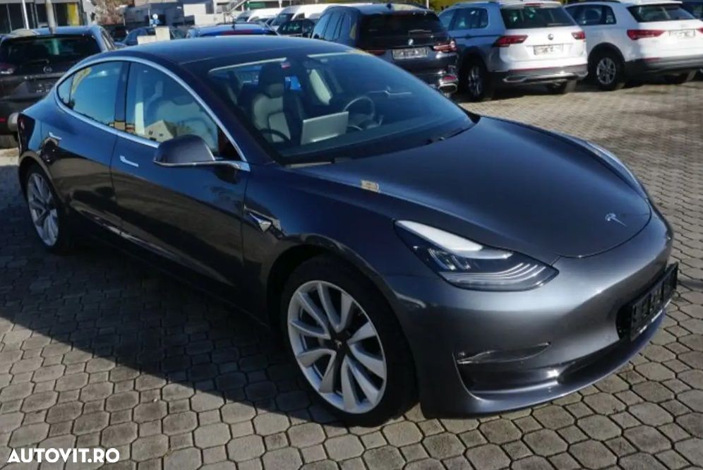 Tesla Model 3 Long Range - 2