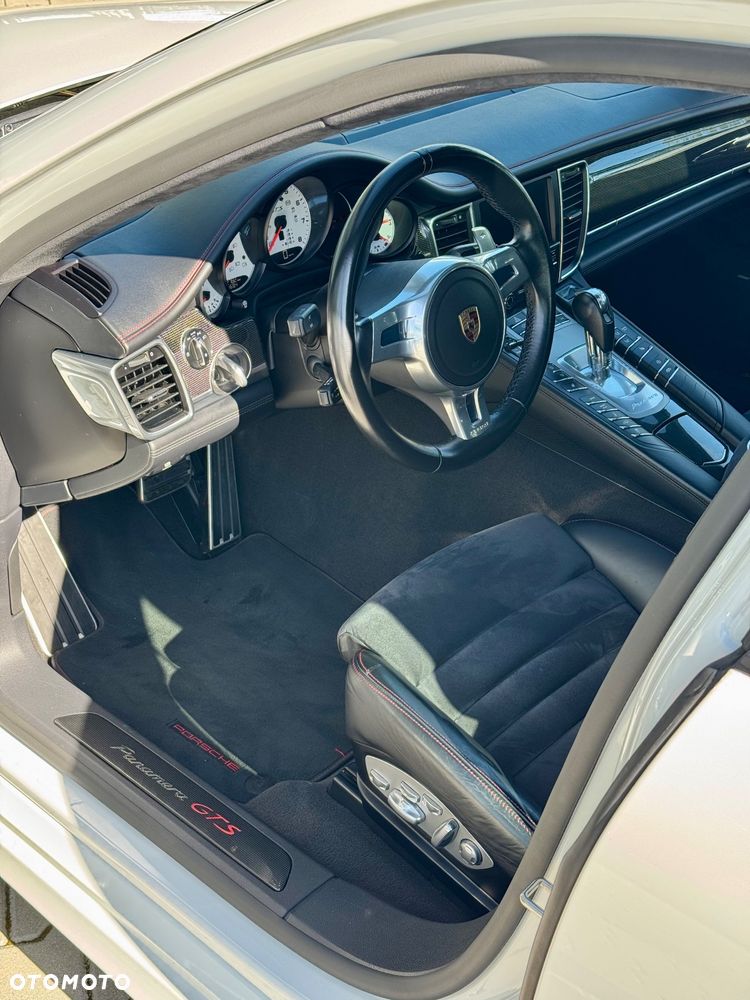 Porsche Panamera GTS - 13