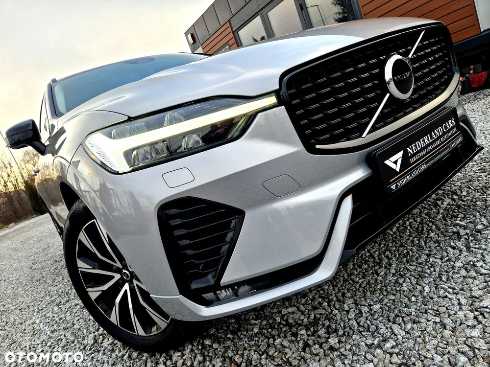 Volvo XC 60 B4 D Plus Dark - 28