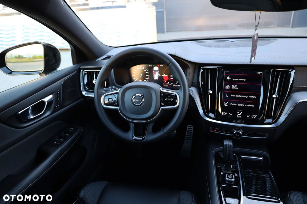 Volvo V60 T8 AWD Twin Engine Geartronic R-Design - 29