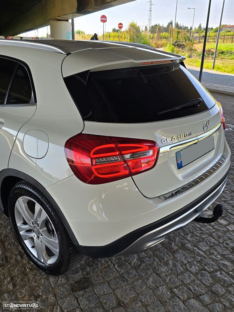 Mercedes-Benz GLA 180 (CDI) d Urban - 25