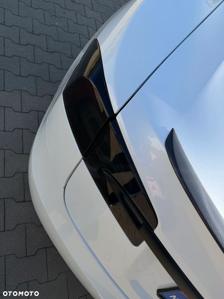 Tesla Model S - 5