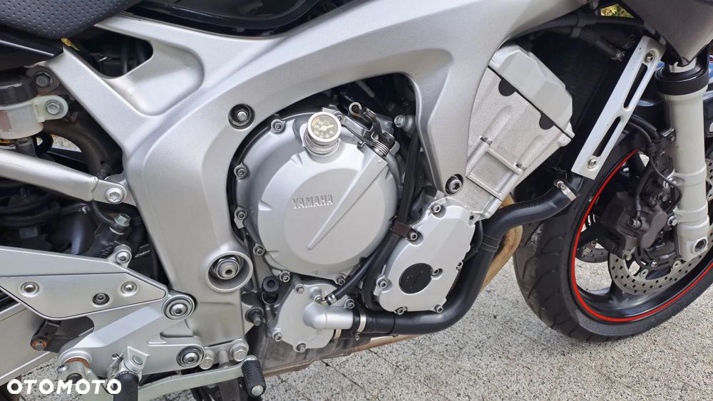 Yamaha FZ - 17
