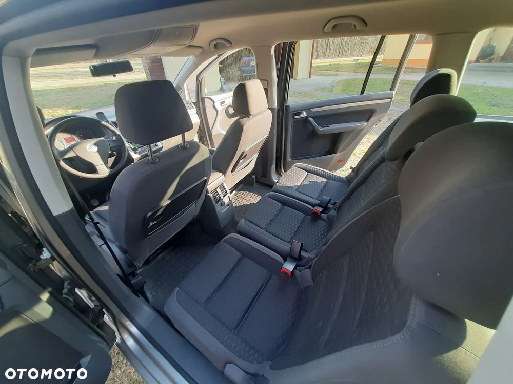 Volkswagen Touran - 7